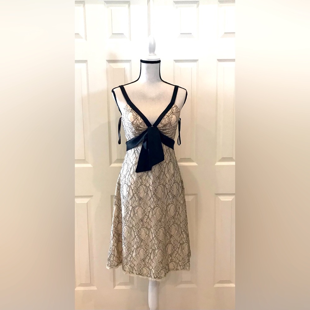 White House Black Market Black/Cream Dress Size 4